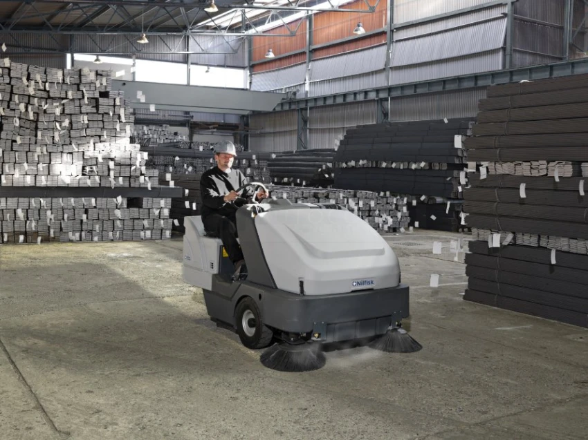 Nilfisk Aufsitz Kehrmaschine SR 1601 B 13300103 – Bild 7