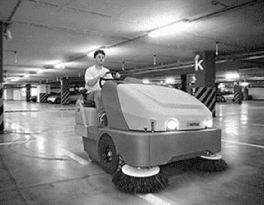 Nilfisk Aufsitz Kehrmaschine SW8000 LPG 56107512 – Bild 3