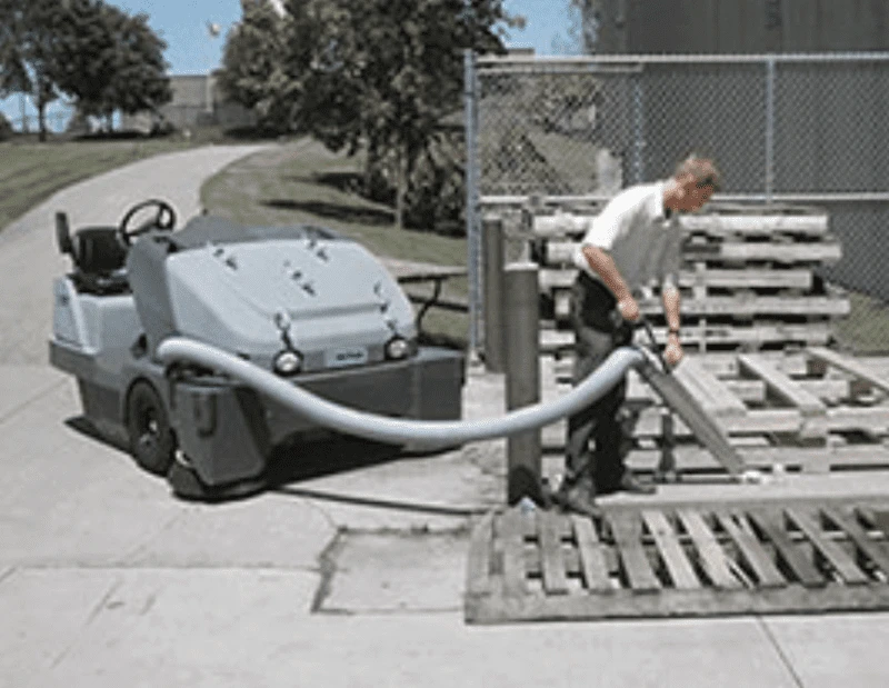 Nilfisk Kehrmaschine SW8000 LPG KAB/HEIZUNG/KLIMA 56383692 – Bild 6