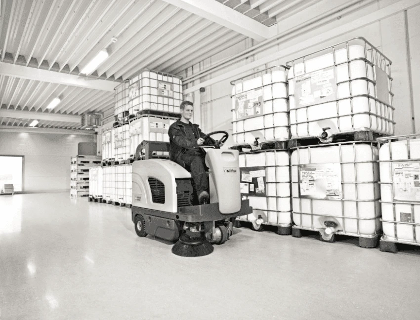 Nilfisk Aufsitz Kehrmaschine SW4000 B 9084400010 – Bild 7