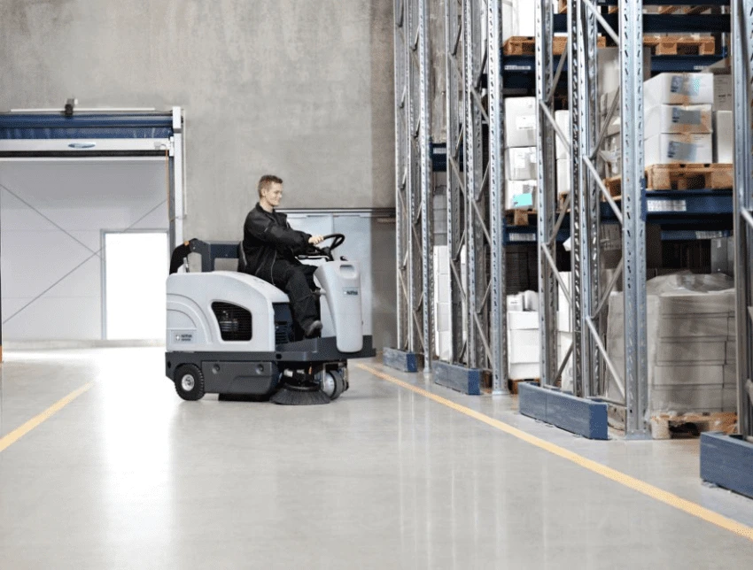 Nilfisk Aufsitz Kehrmaschine SW4000 B 9084400010 – Bild 8