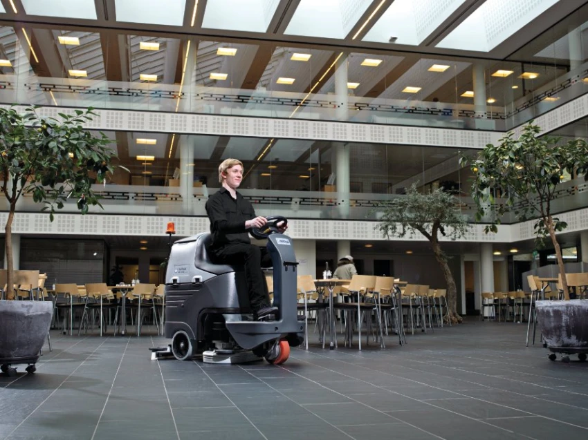 Nilfisk Scheuersaugmaschine BR 652 9087260020 – Bild 4