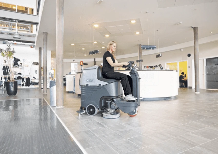 Nilfisk Scheuersaugmaschine BR 652 Inkl. Ladegerät 9087261020 – Bild 5