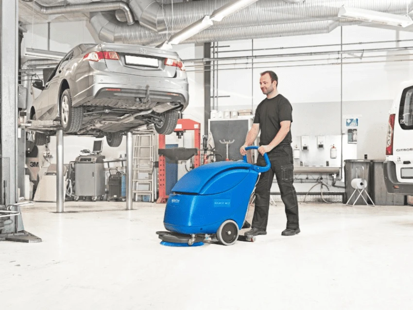 Nilfisk Nachläufer-Scheuersaugmaschine SCRUBTEC 343.2 B COMBI 9087315020 – Bild 4