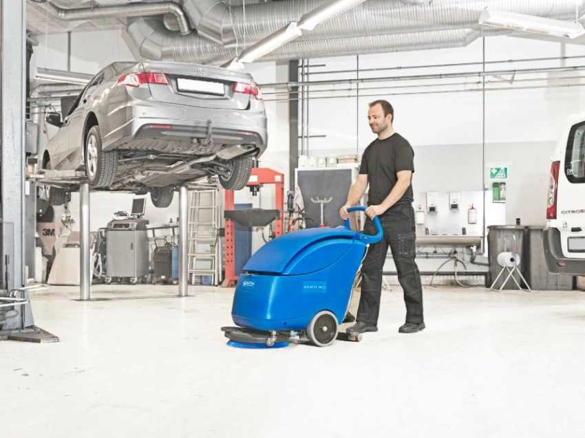 Nilfisk Nachläufer-Scheuersaugmaschine SCRUBTEC 343.2 B 9087319020 – Bild 3