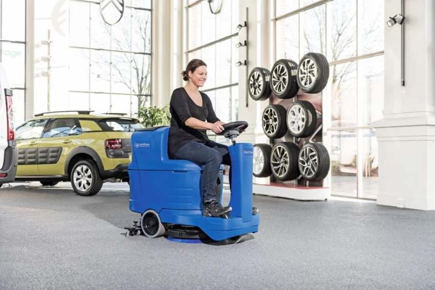 Nilfisk Scheuersaugmaschine SCRUBTEC R 253 COMBI 9087365020 – Bild 5