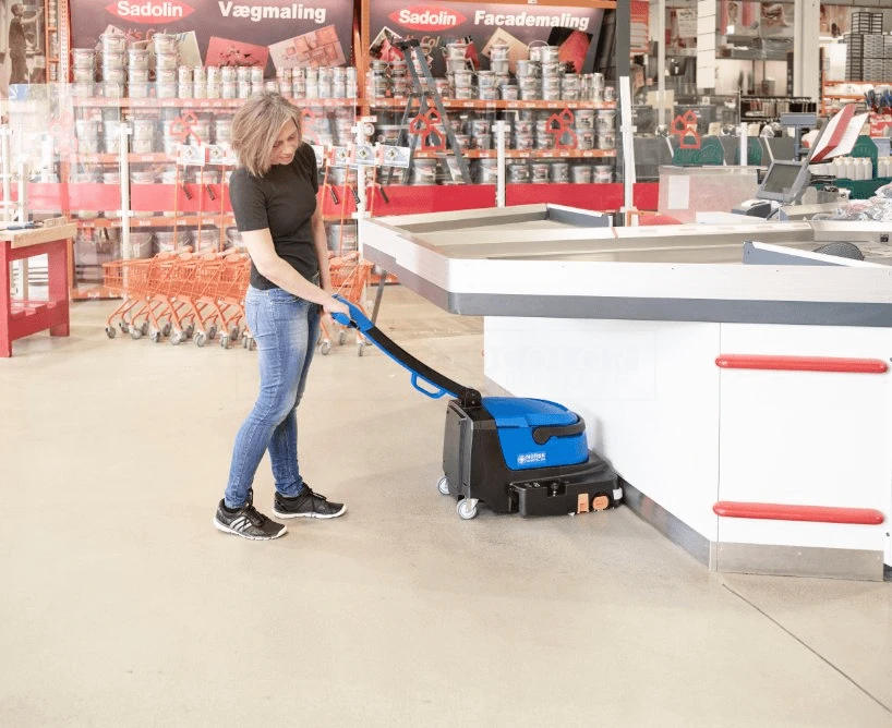 Nilfisk Nachläufer-Scheuersaugmaschine SCRUBBER SCRUBTEC 334C B 9087382020 – Bild 7